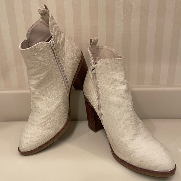 Mia Barby Ivory Python Side Zip Ankle Bootie - Picture 8 of 16